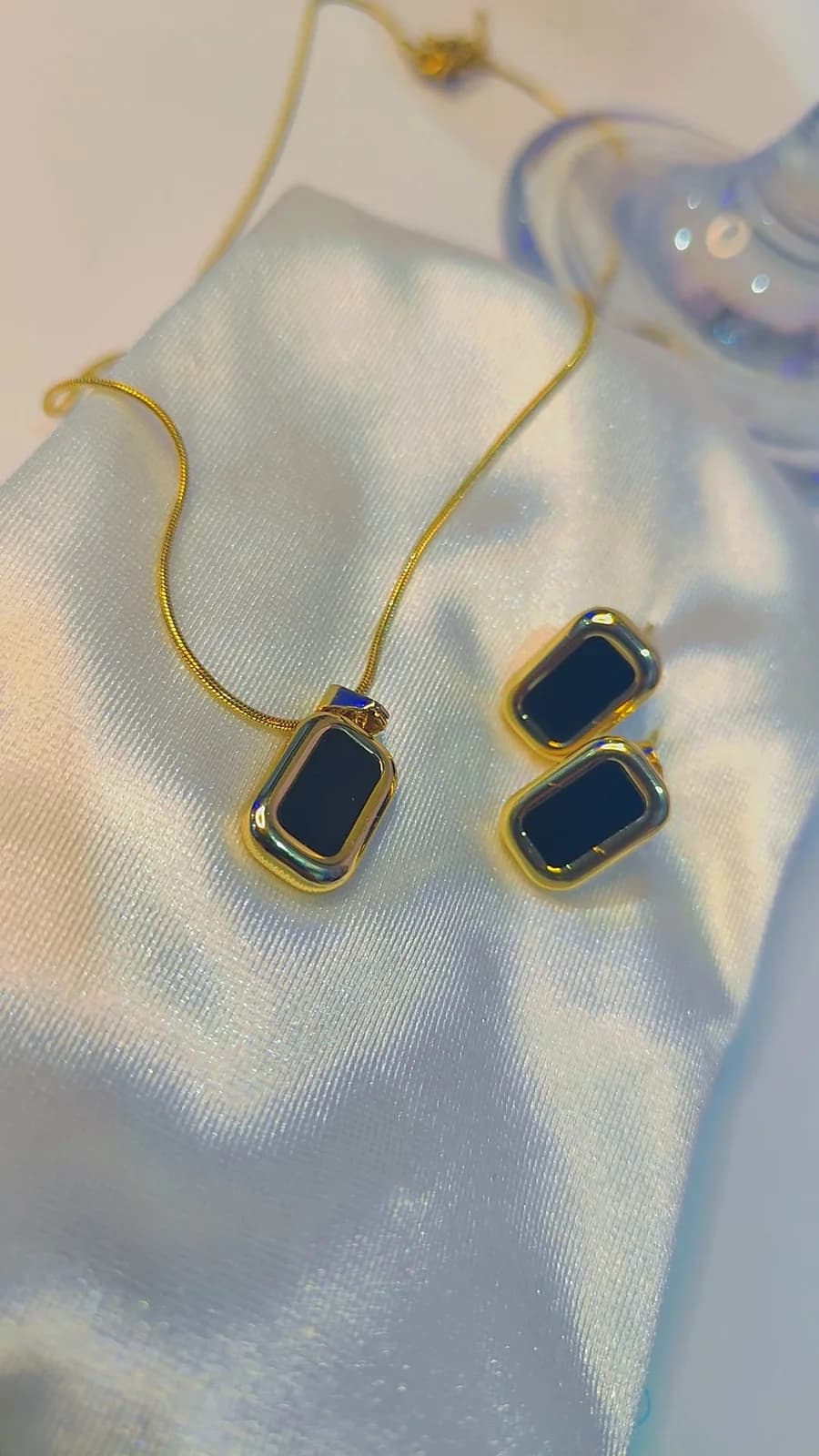 Midnight Noir Pendant & Stud Set 🖤✨