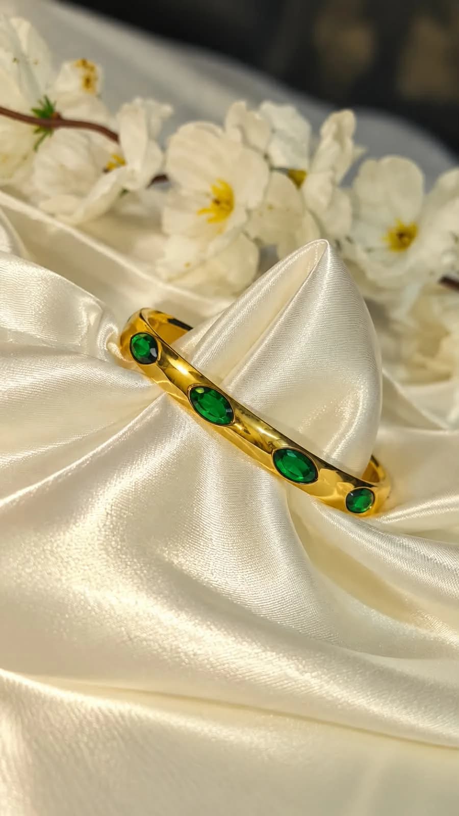 Emerald Glow Bangle