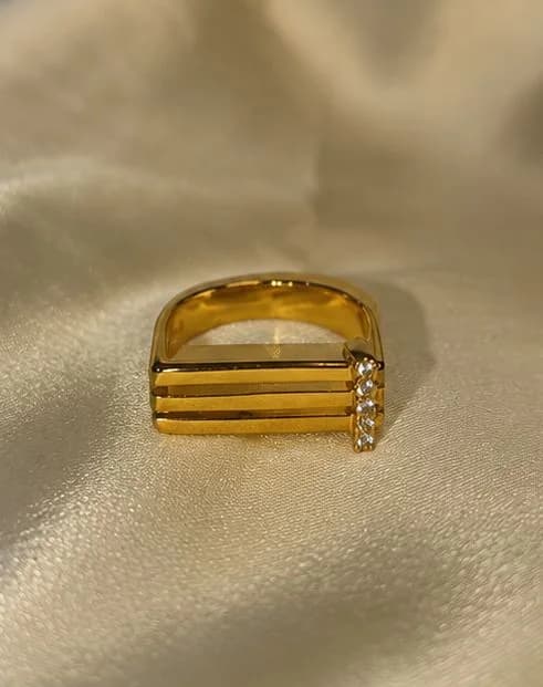 Golden flat duo ring