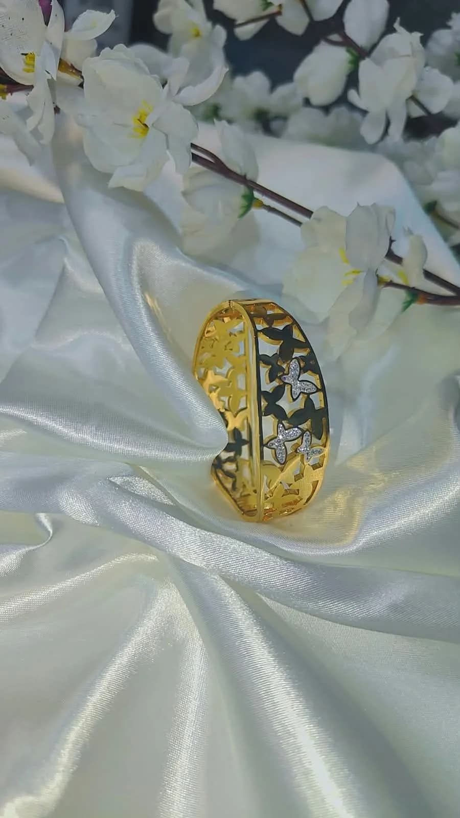 Luxe Gold Lattice Bracelet